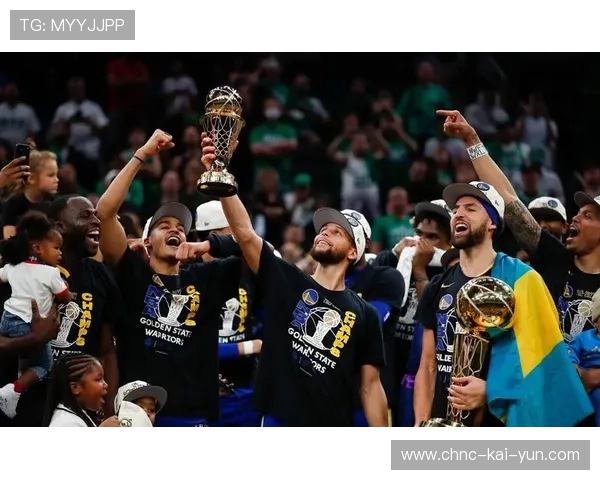 勇士进攻研究：外线跑位的多样化为球队创造更大空间